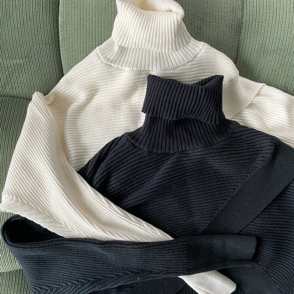 2 Pack Turtleneck Sweaters - Picture 1 of 5